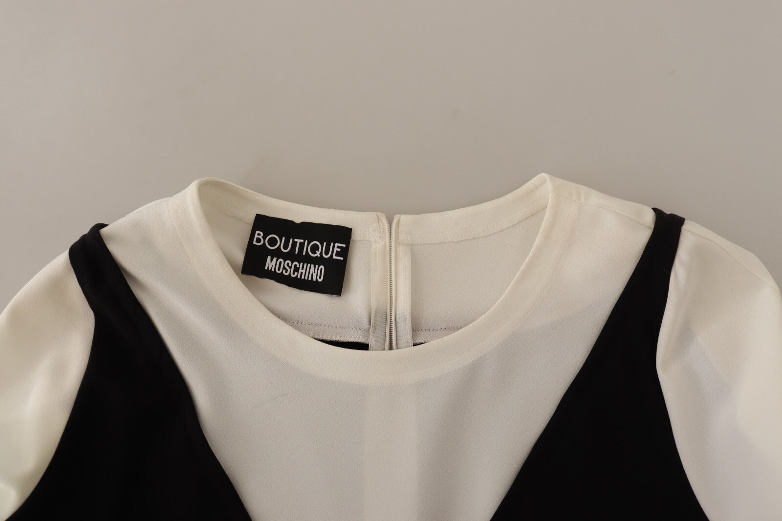 Boutique Moschino Black White Polyester Short Sleeves Top Blouse | Regal Royce