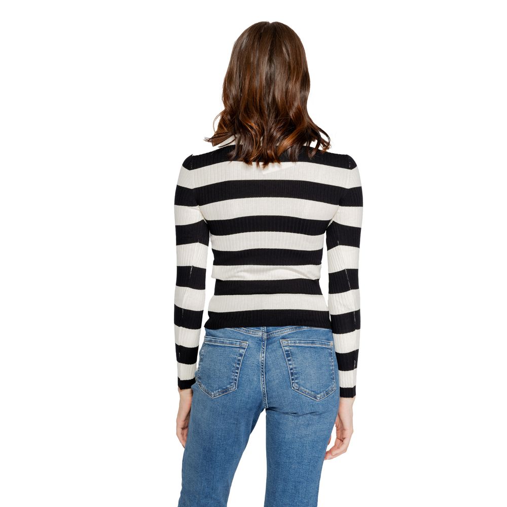 Jacqueline De Yong Black Viscose Pattern Shirt | Regal Royce