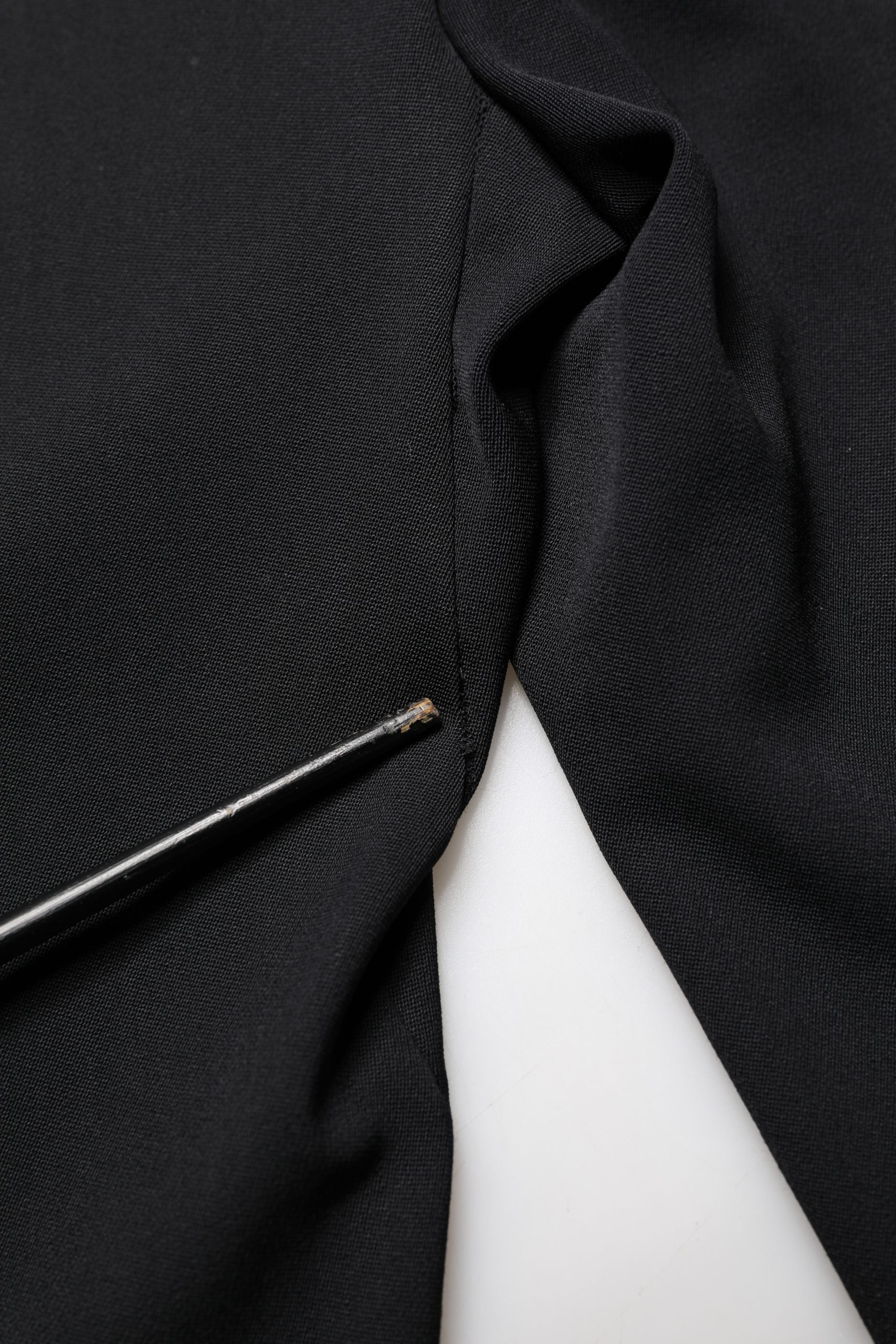 Dolce & Gabbana Black Wool High Waist Cropped Tapered Pants | Regal Royce