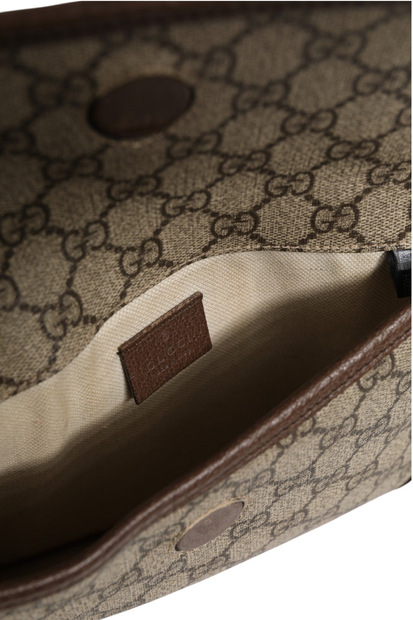 Gucci Supreme Canvas Belt Bag | Regal Royce