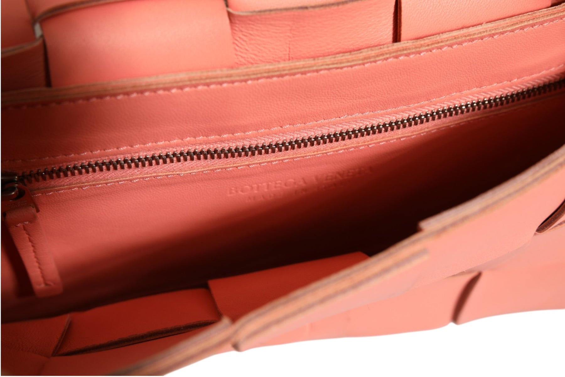 Bottega Veneta Lambskin Maxi Intrecciato Cassette Crossbody Bag | Regal Royce
