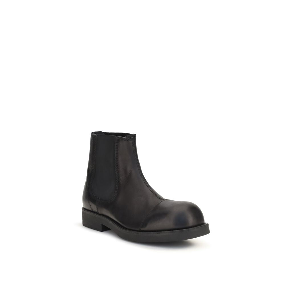 MM6 Black Calf Leather Bos Taurus Chelsea Boots | Regal Royce
