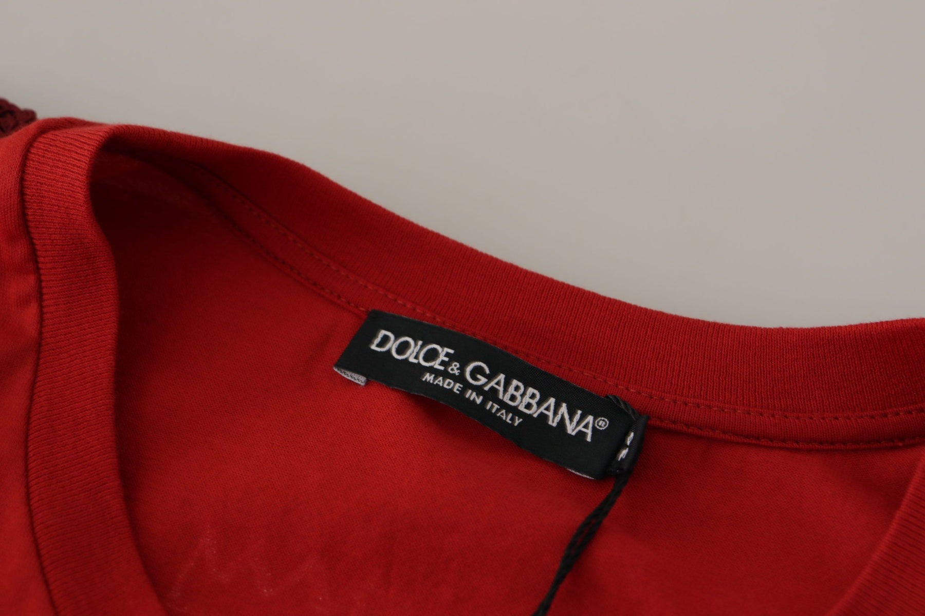 Dolce & Gabbana Red Amor Vincit Omnia Crewneck T-shirt | Regal Royce