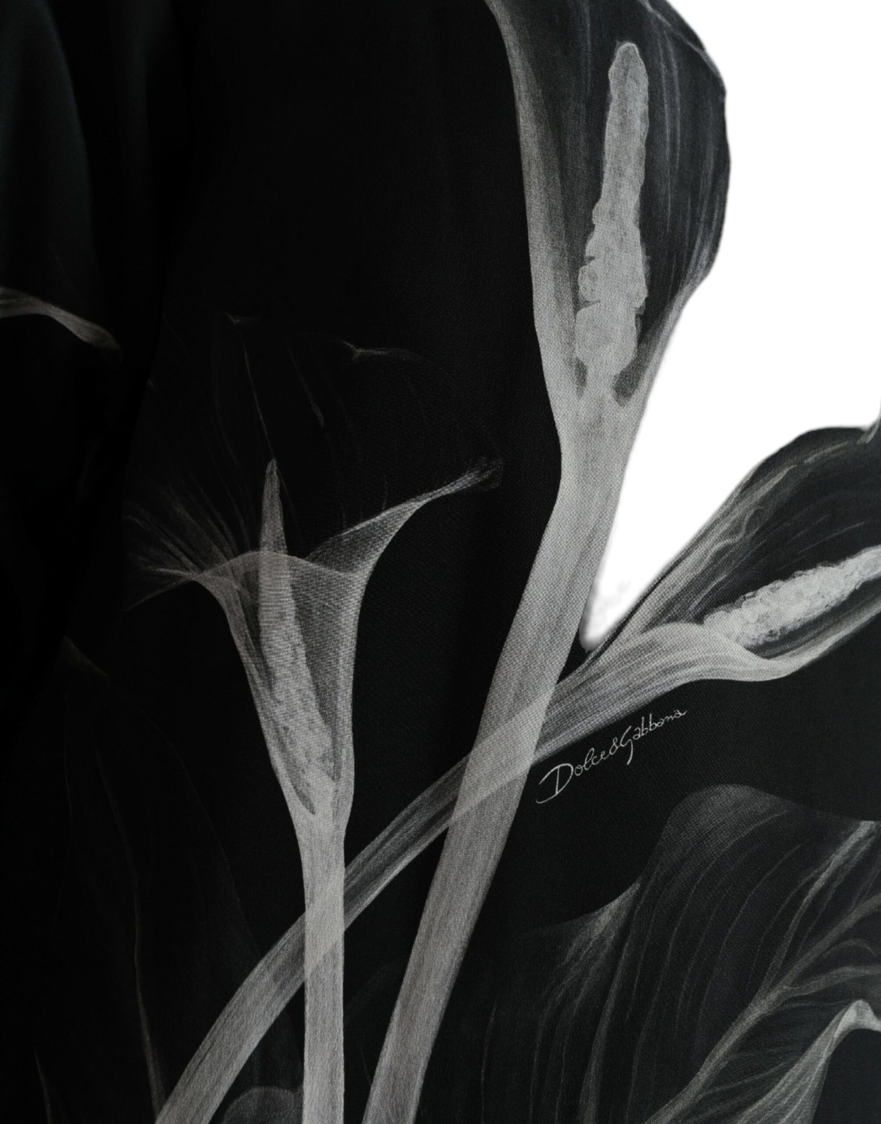 Dolce & Gabbana Black Floral Print Crewneck Pullover Sweater | Regal Royce