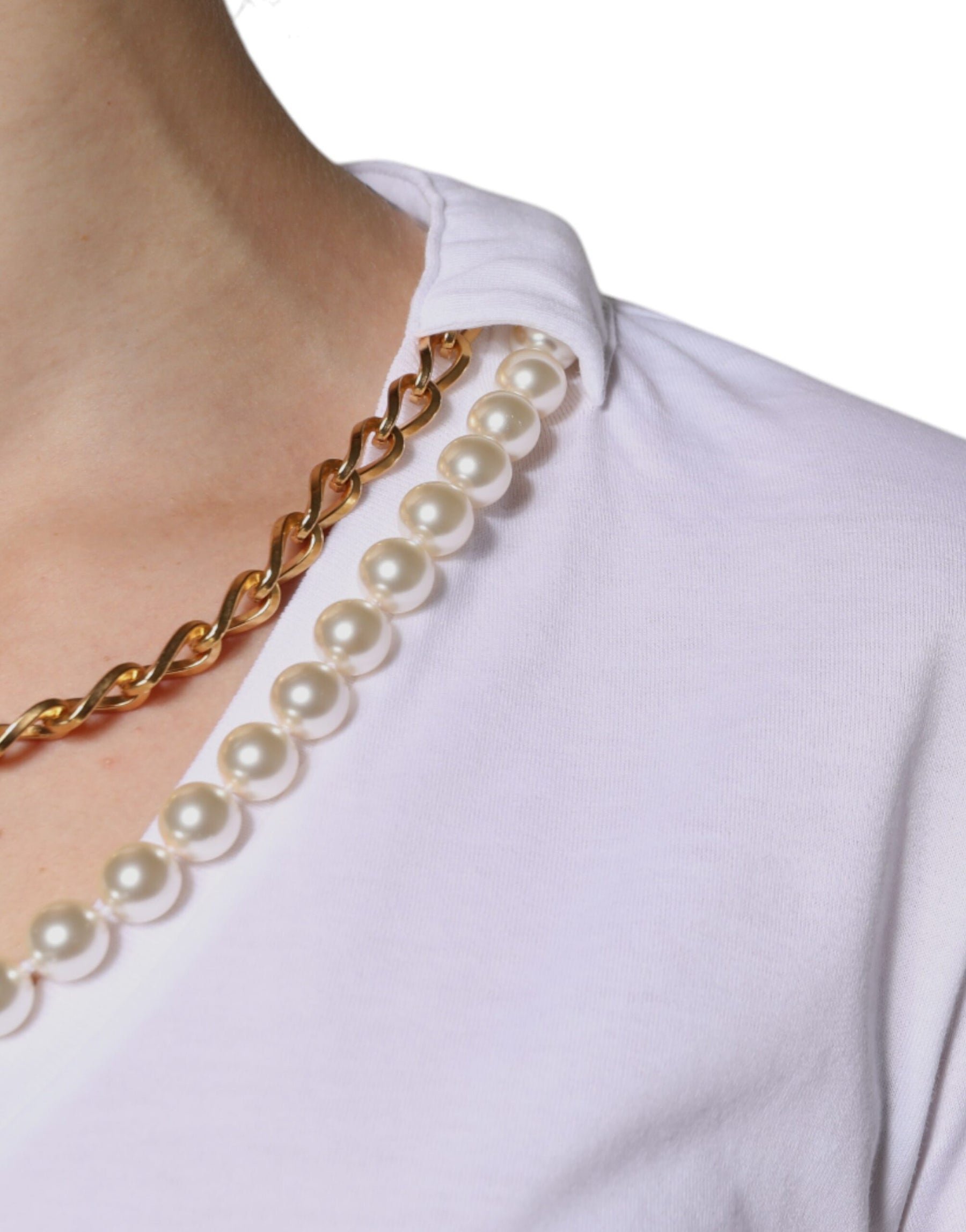 Dolce & Gabbana White Cotton Necklace Chain Short Sleeves T-shirt | Regal Royce