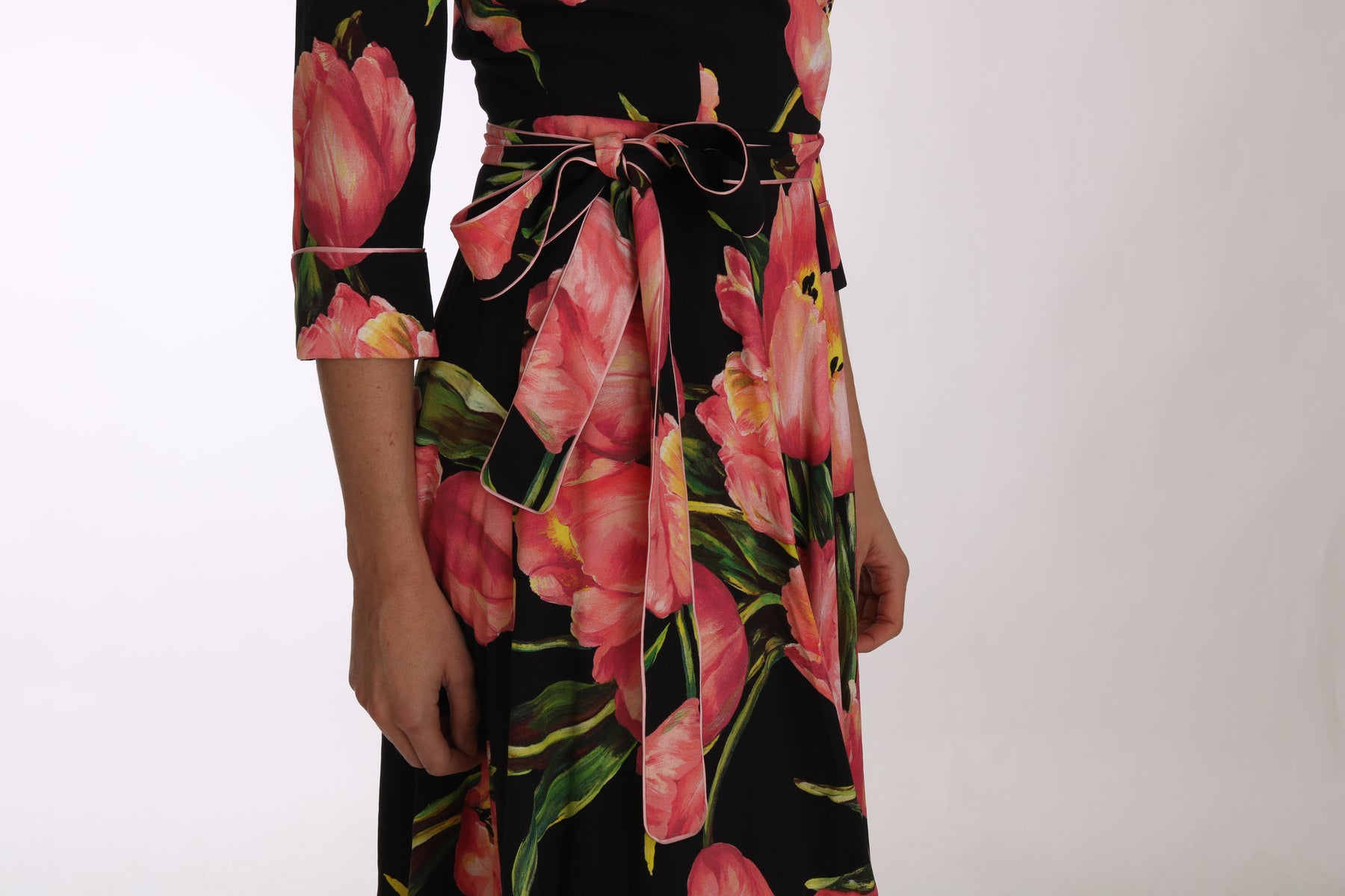 Dolce & Gabbana Black Pink Tulip Print Stretch Shift Dress | Regal Royce