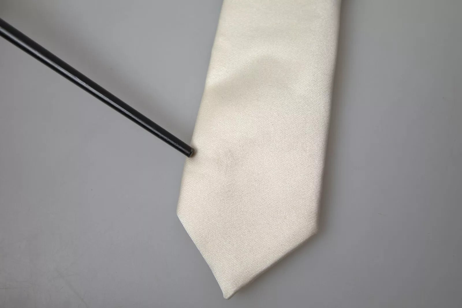 Dolce & Gabbana Off White Satin Silk Classic Men Necktie | Regal Royce