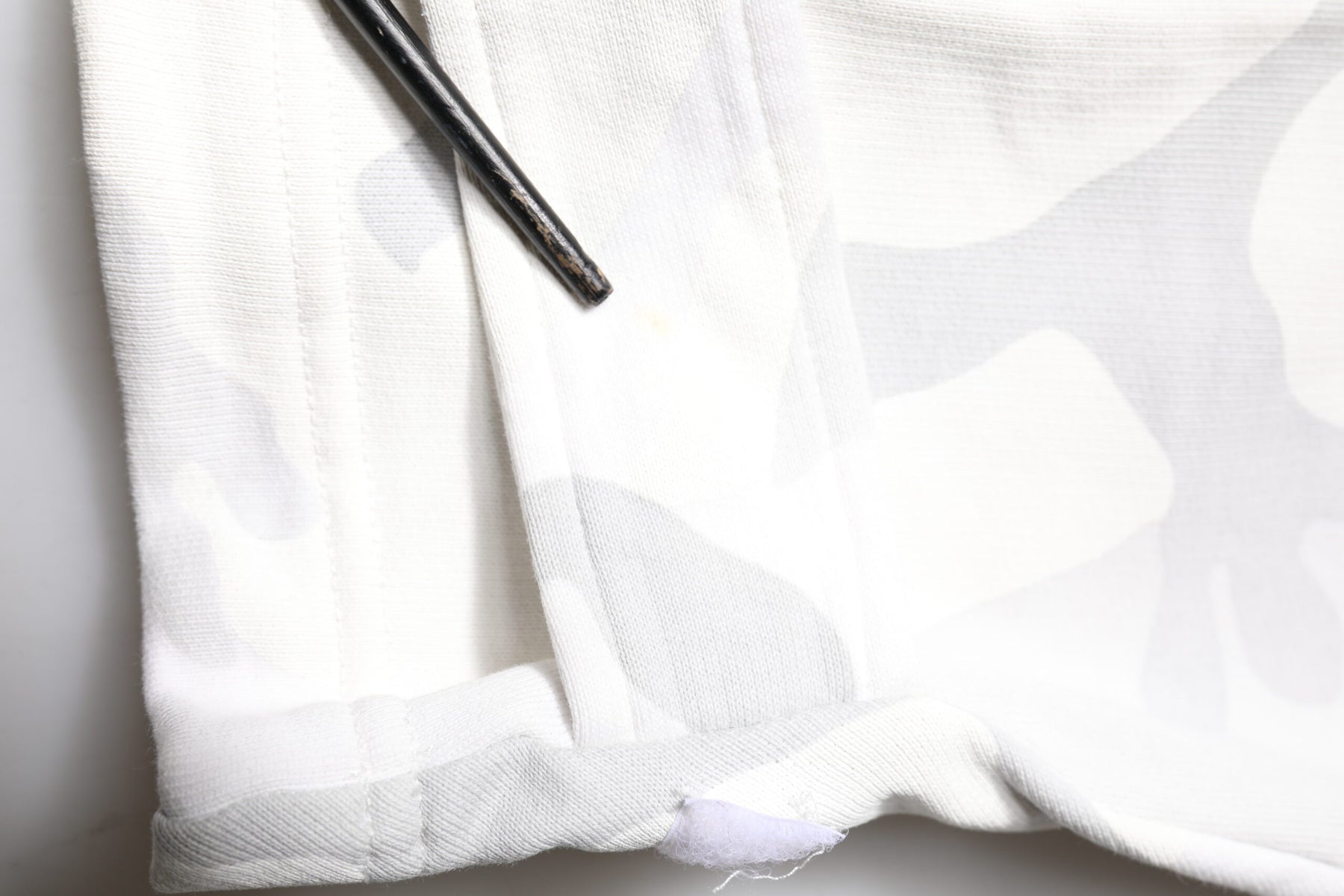 Dolce & Gabbana White Camouflage Cargo Jogger Sweatpants Pants | Regal Royce