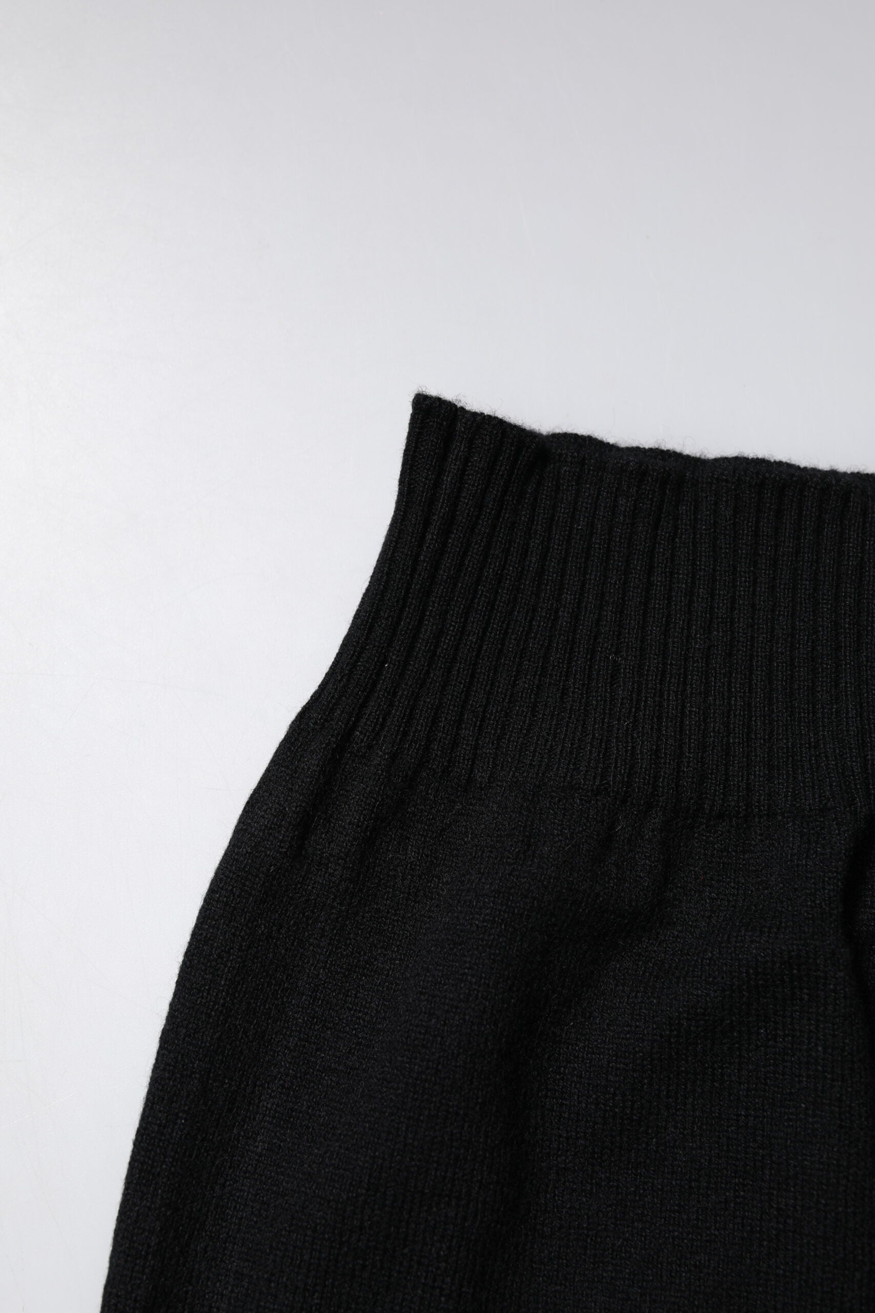 Dolce & Gabbana Black Cashmere Knitted Neck Warmer Foulard Scarf | Regal Royce