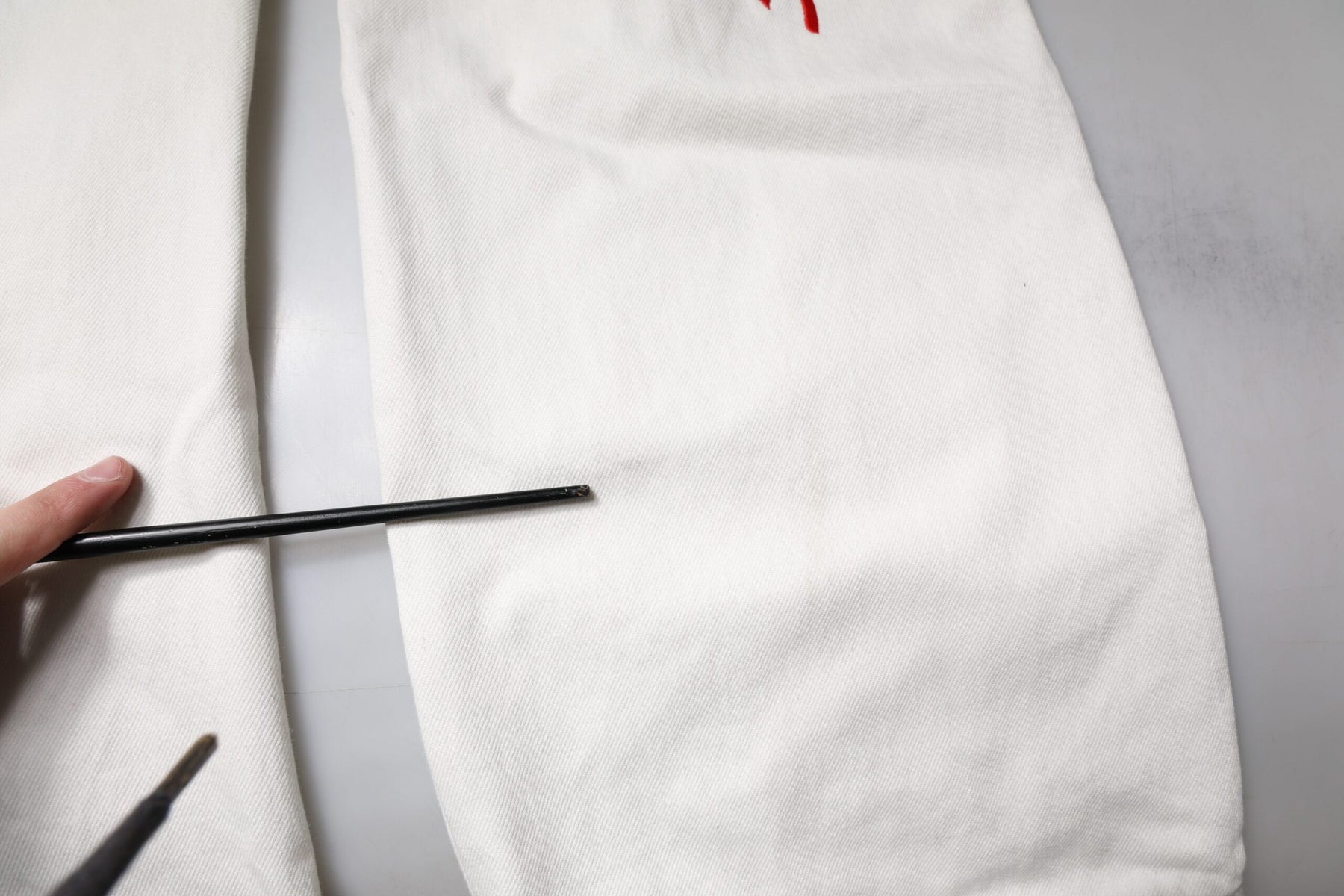 Dolce & Gabbana White Corals Tattered Straight Denim Jeans | Regal Royce