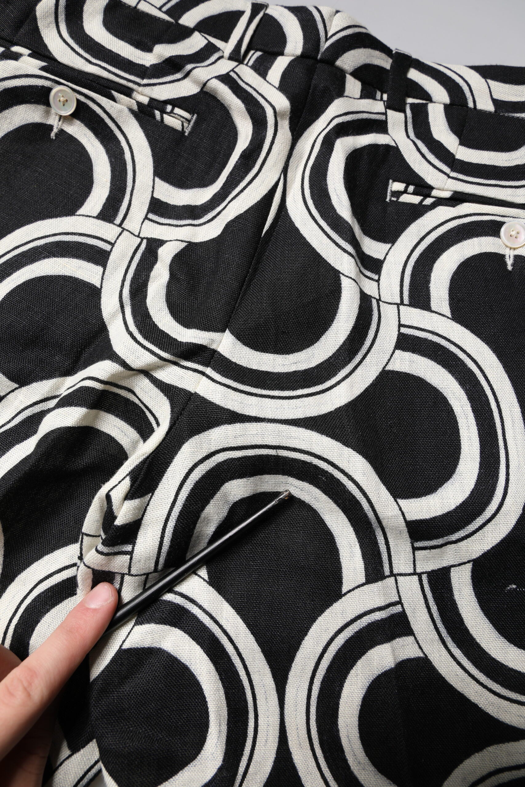 Dolce & Gabbana Black White Linen Bermuda Shorts | Regal Royce