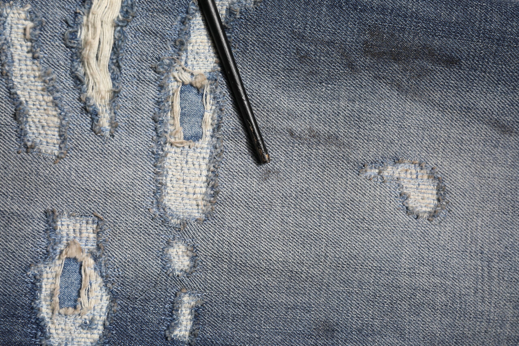 Dolce & Gabbana Blue Washed Tattered Cotton Men Jeans | Regal Royce