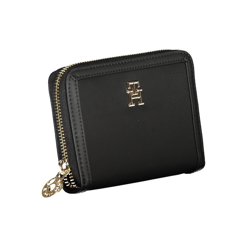 Tommy Hilfiger Elegant Zip Wallet with Ample Storage | Regal Royce