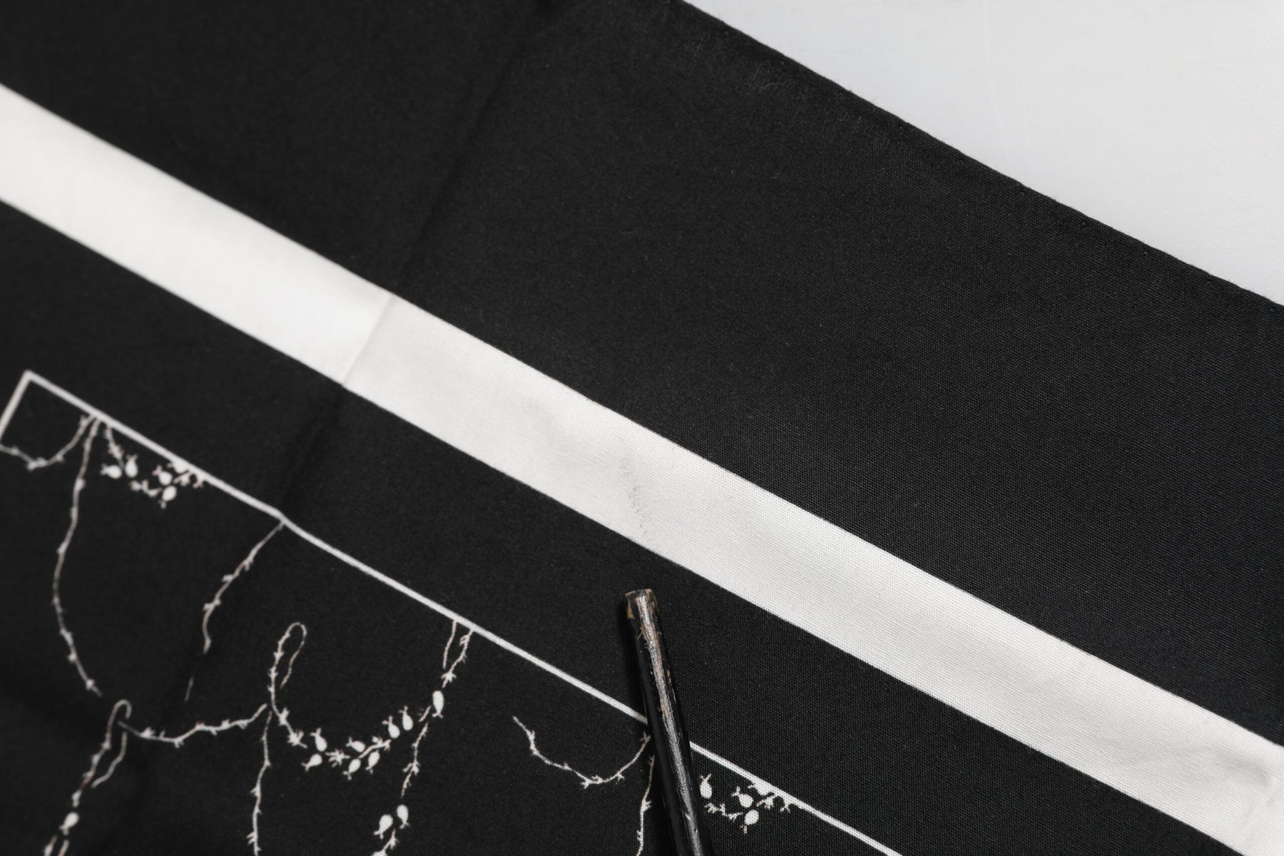 Dolce & Gabbana Black White Printed Square Foulard Scarf | Regal Royce