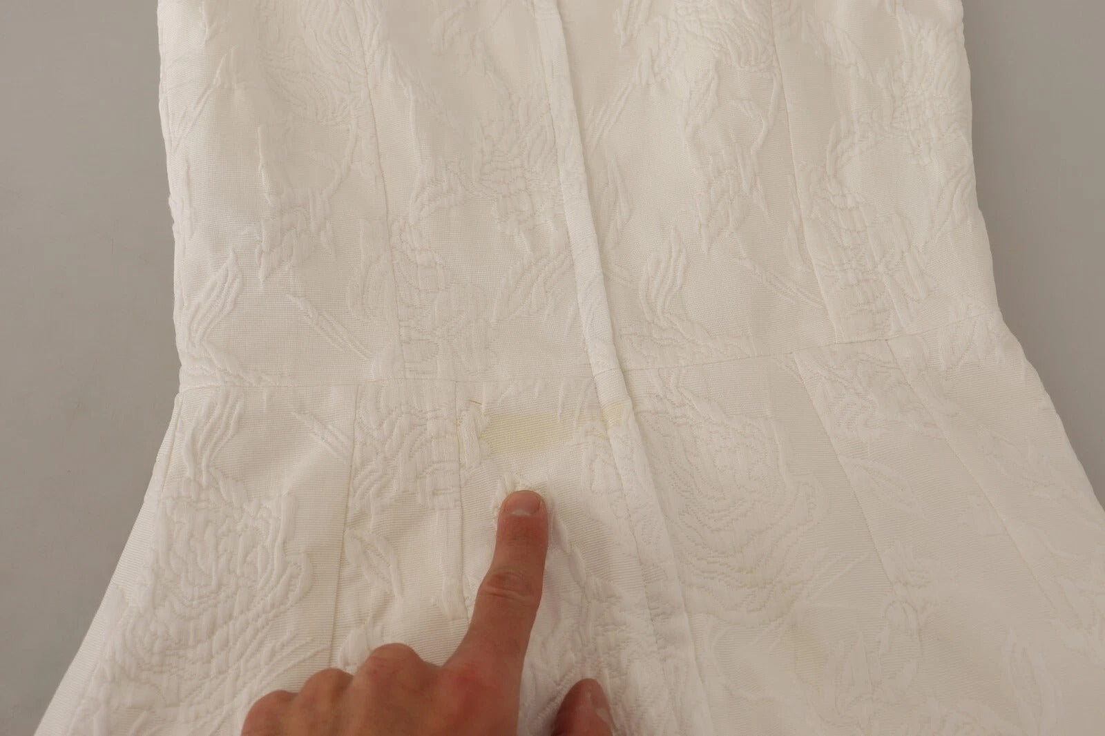 Dolce & Gabbana White Floral Sleeveless Sheath Mini Dress | Regal Royce