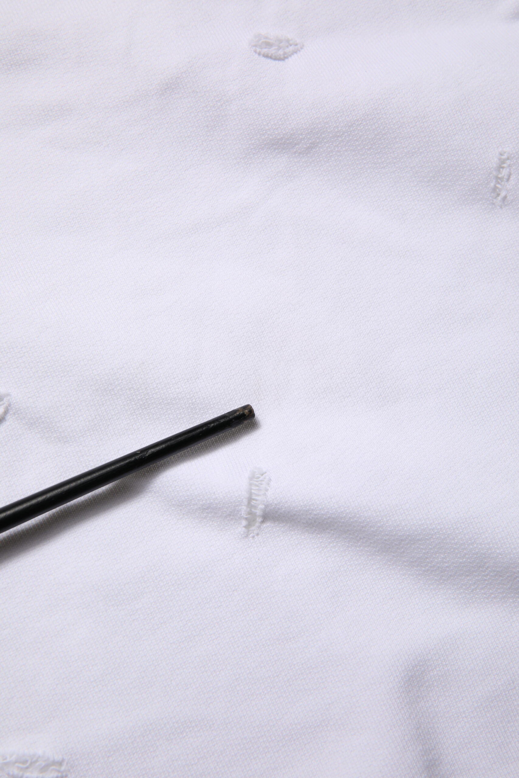 Dolce & Gabbana White Ripped Mid Waist Casual Bermuda Short | Regal Royce