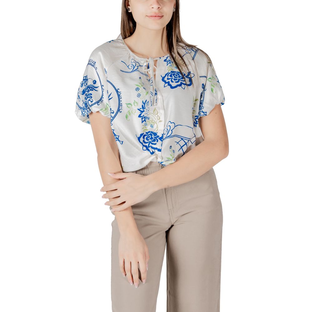 ICHI White Viscose Shortsleeve | Regal Royce