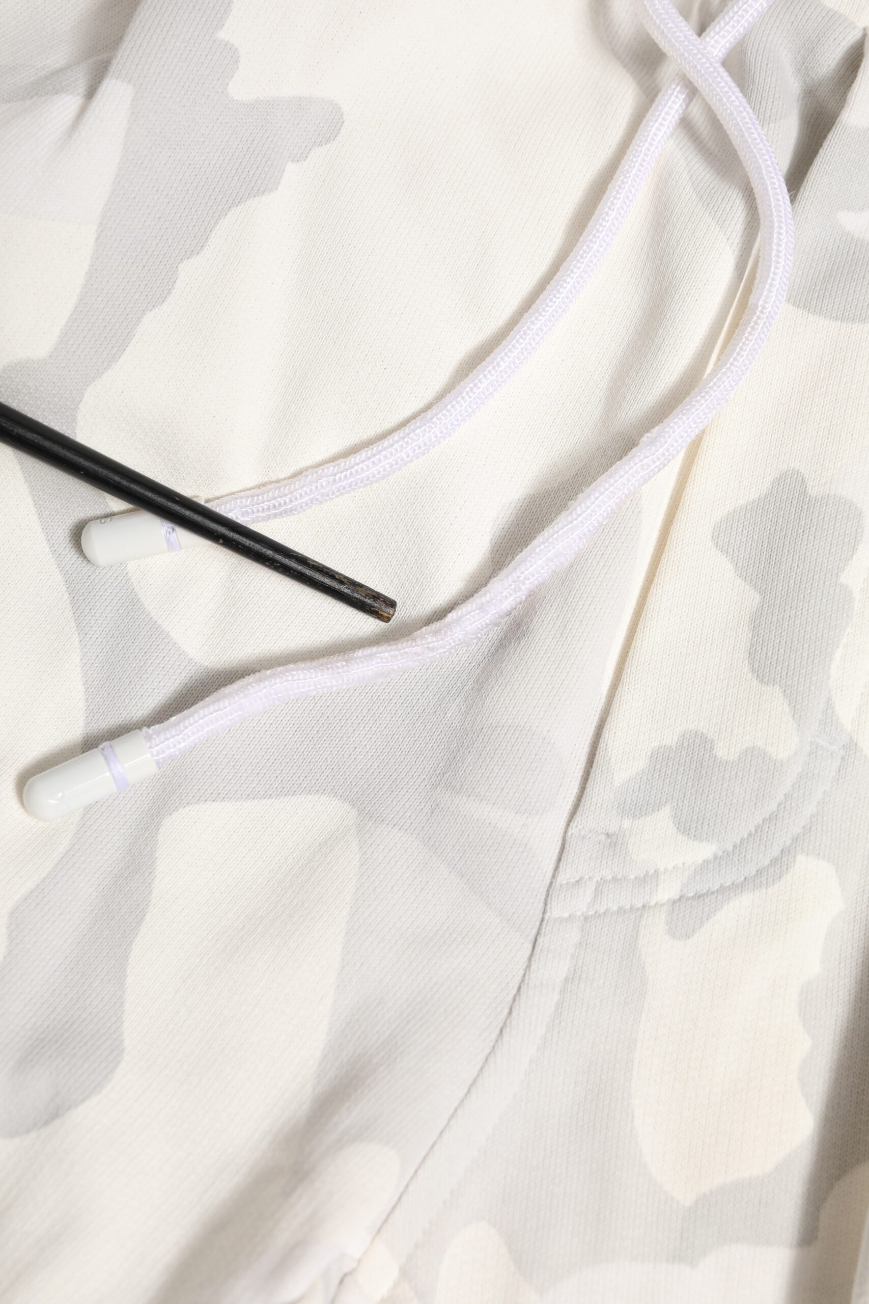 Dolce & Gabbana White Camouflage Cargo Jogger Sweatpants Pants | Regal Royce