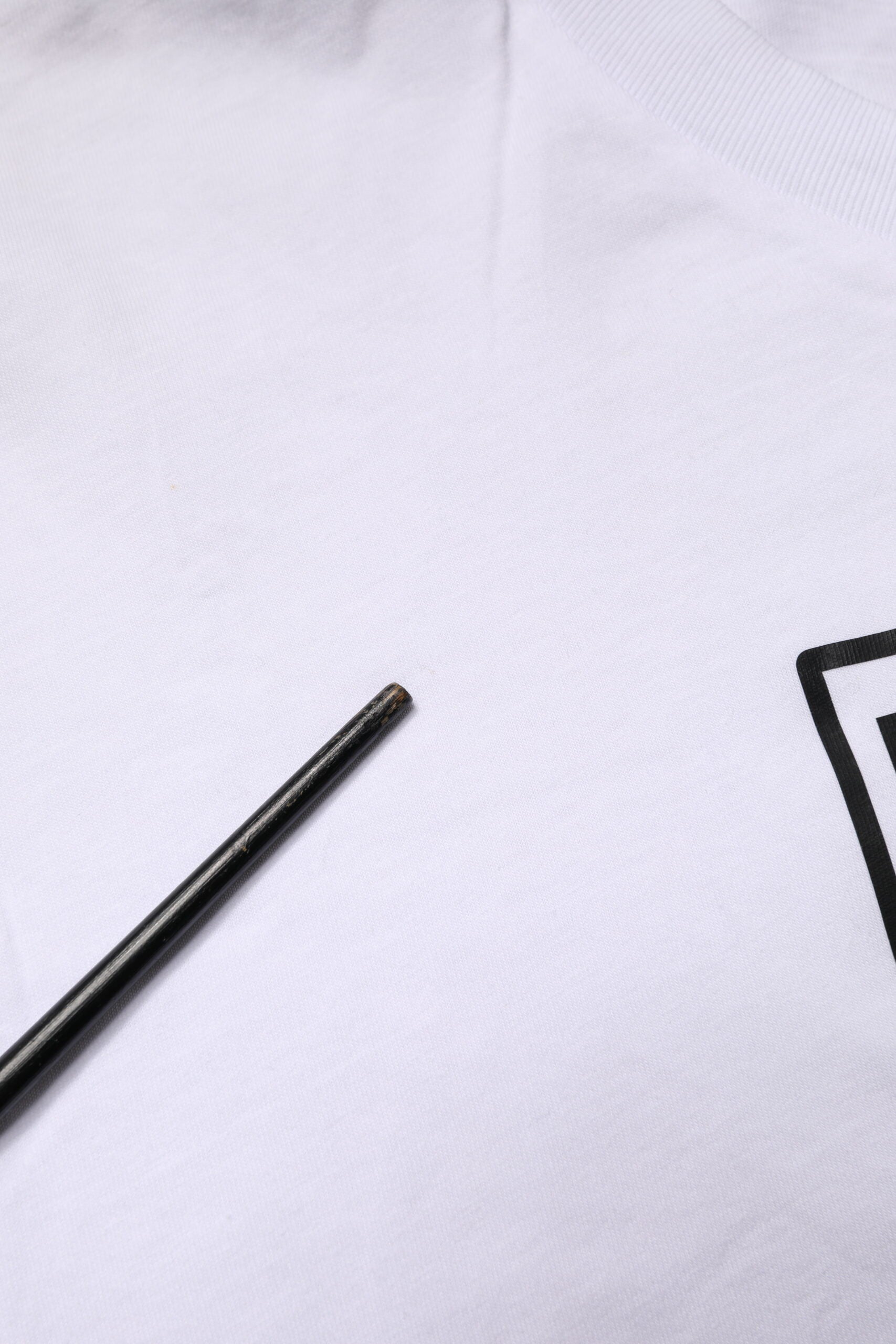 Dolce & Gabbana White Graphic Cotton Men Crew Neck T-shirt | Regal Royce