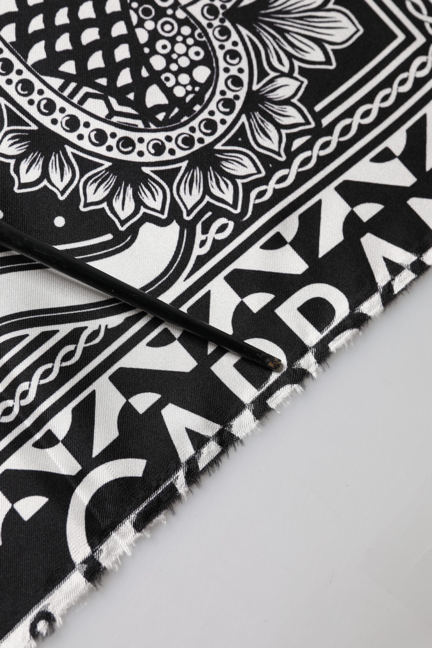Dolce & Gabbana Black Bandana Print Silk Neck Foulard Scarf | Regal Royce